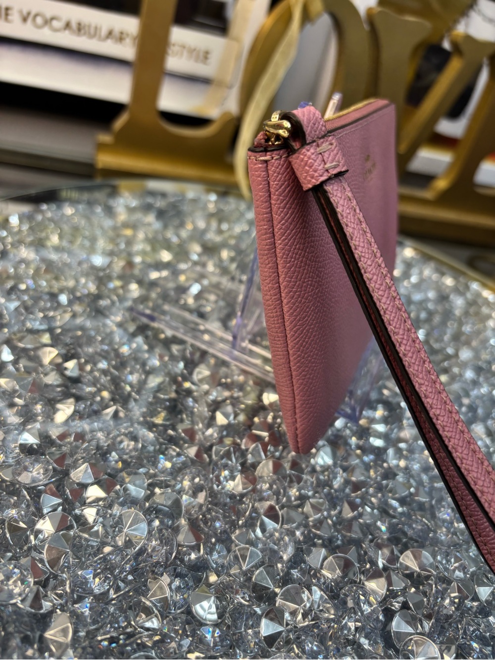 Coach Corner Zip Wristlet in crossgrain leather EUC - Picture 6 of 12